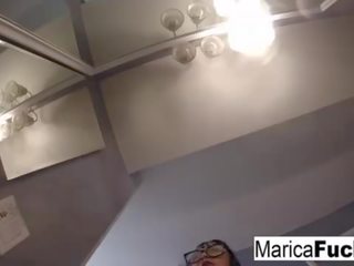 Marica hase em sensual lingerie masturba em o espelho